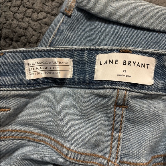 Patchwork Distressed Jeans - Picture 3 of 6